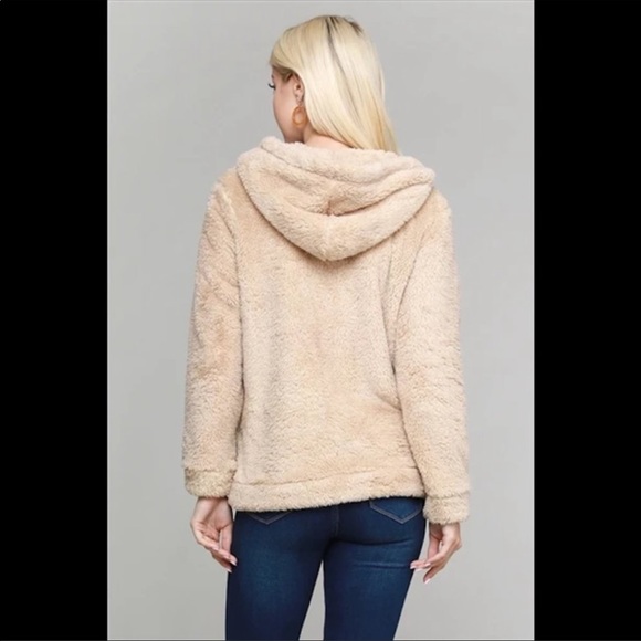 🆑 Soft Teddy Hooded Jacket - Picture 2 of 3